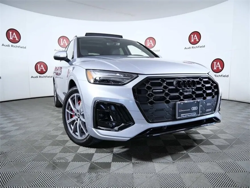 2024 Audi Q5 55 Premium Plus photo 1