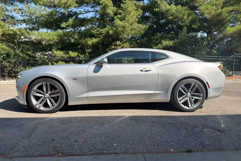 2018 Chevrolet Camaro 1LS 1LT photo 1