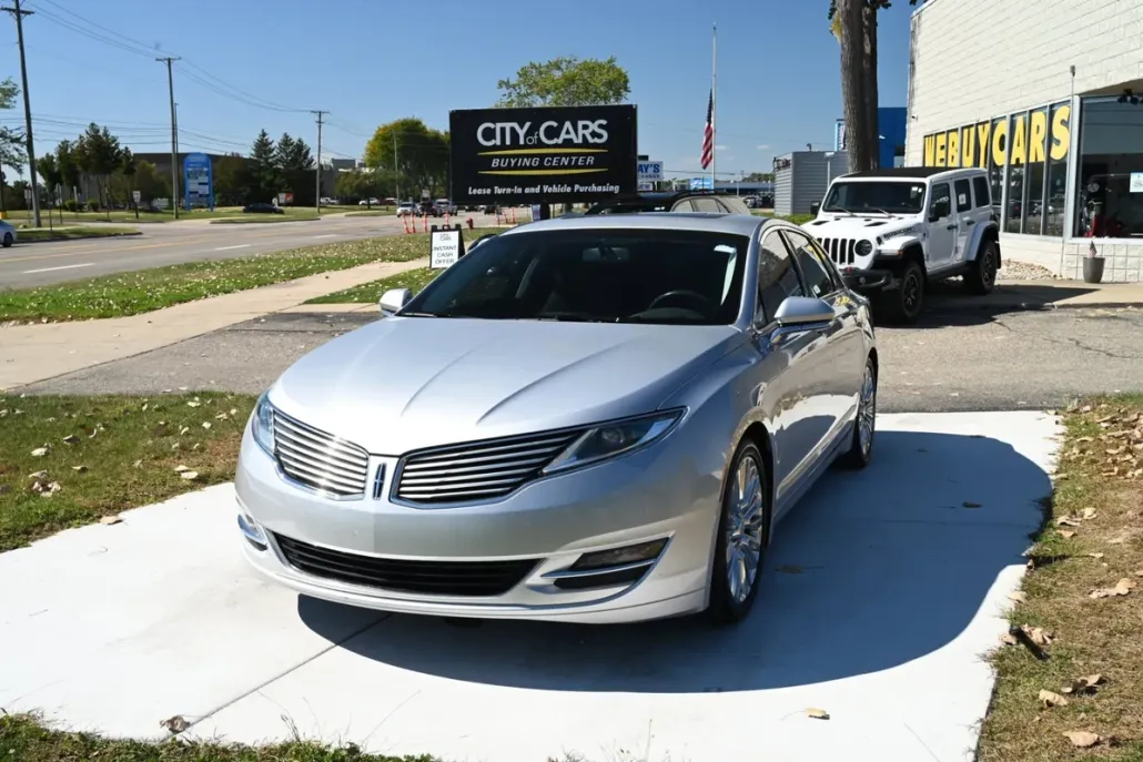 2013 Lincoln MKZ Base photo 1