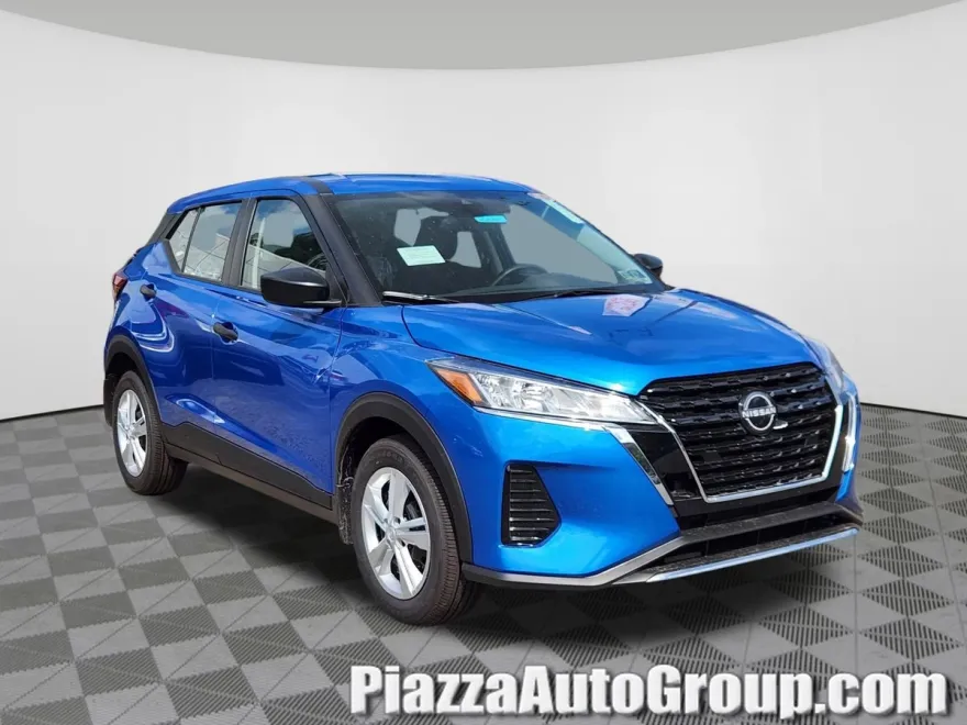 2025 Nissan Kicks Play S photo 1