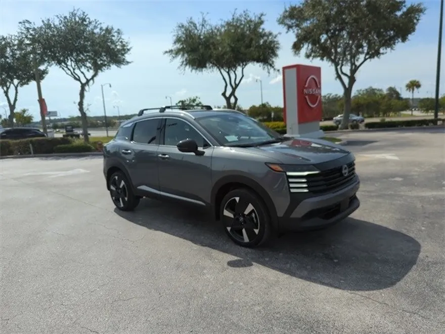 2026 Nissan Kicks SR photo 1