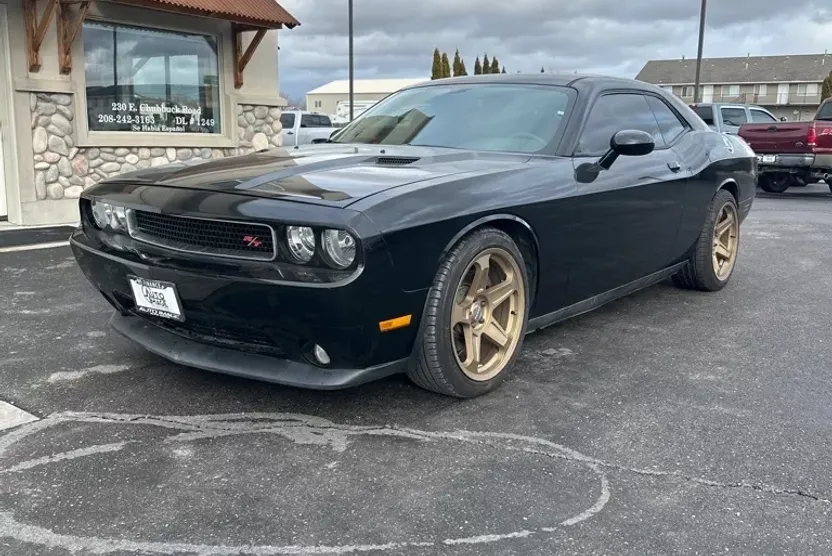 2012 Dodge Challenger R/T photo 1