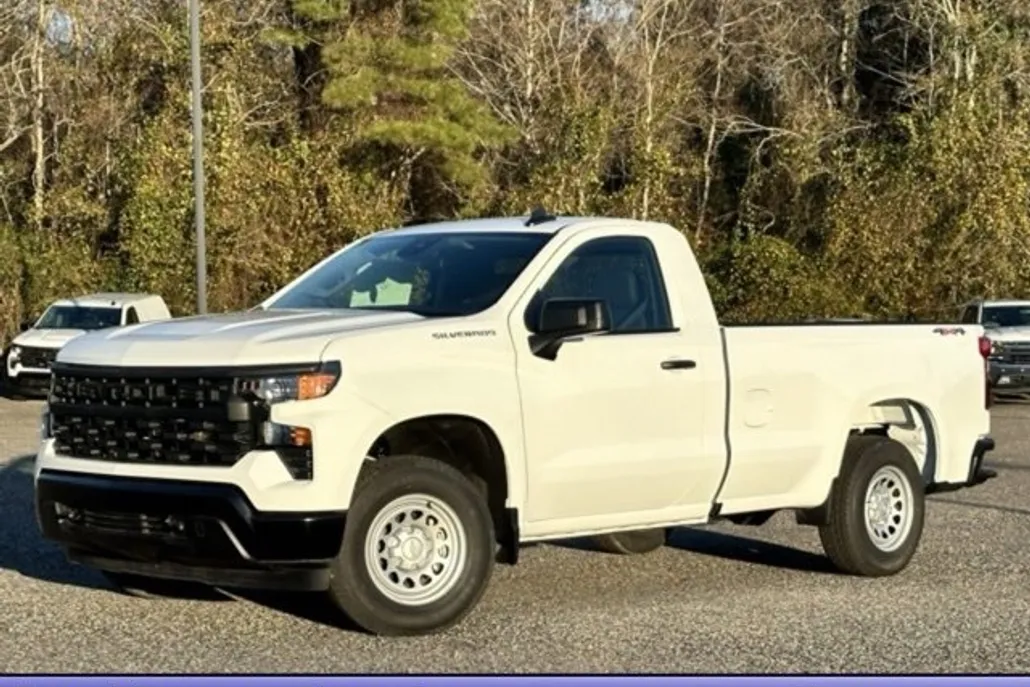 2025 Chevrolet Silverado 1500 photo 1