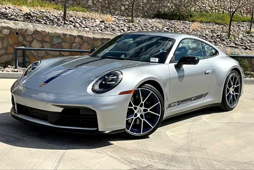2026 Porsche 911 T photo 1