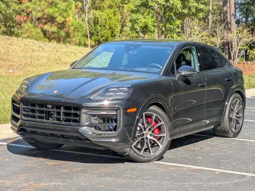 2025 Porsche Cayenne GTS Coupe photo 1