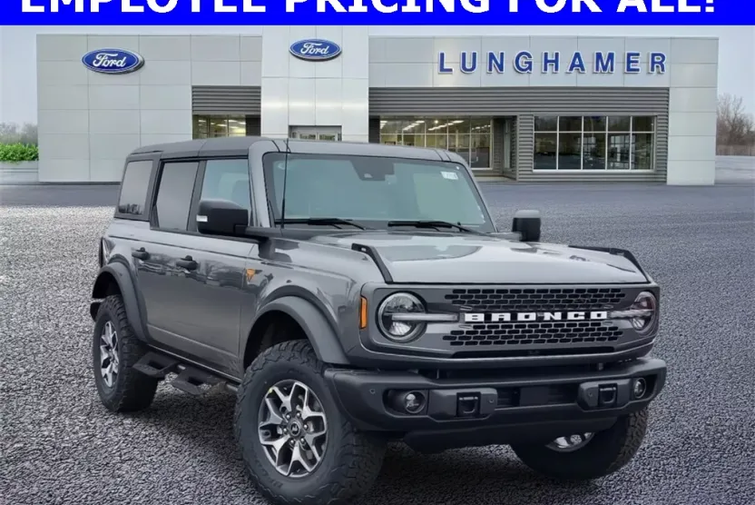 2023 Ford Bronco Badlands photo 1
