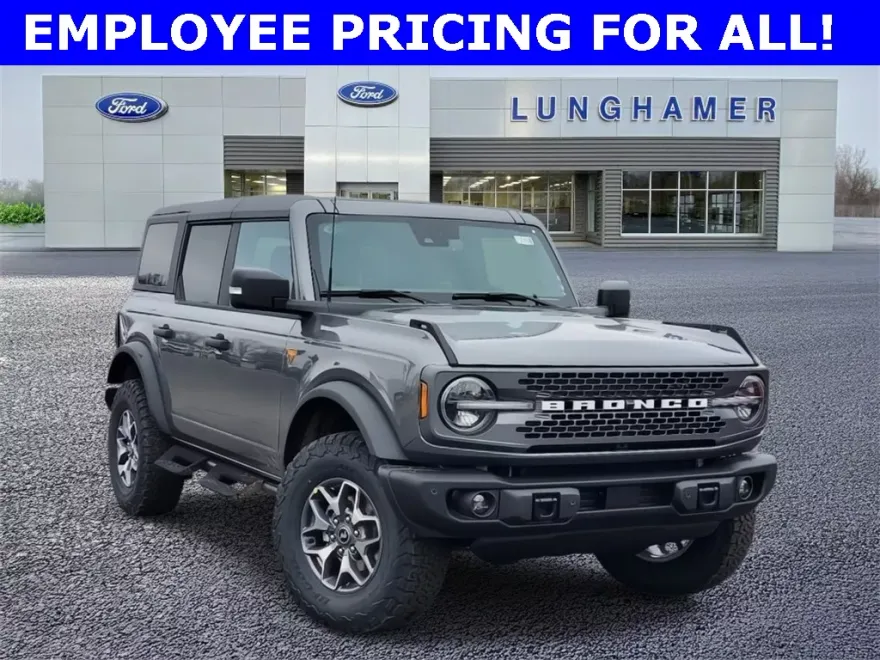 2023 Ford Bronco Badlands photo 1