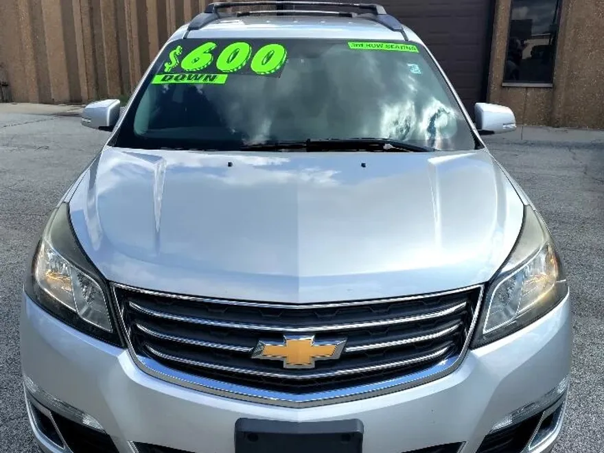 2016 Chevrolet Traverse 1LT photo 1