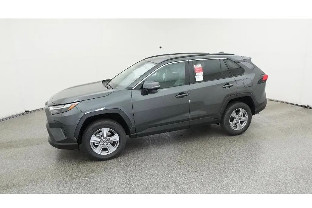 2025 Toyota RAV4 XLE photo 1