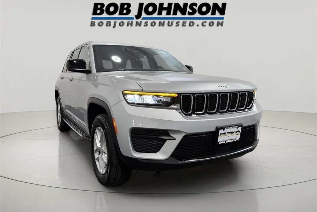 2024 Jeep Grand Cherokee Laredo photo 1