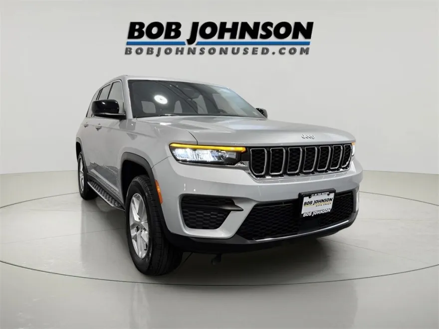 2024 Jeep Grand Cherokee Laredo photo 1