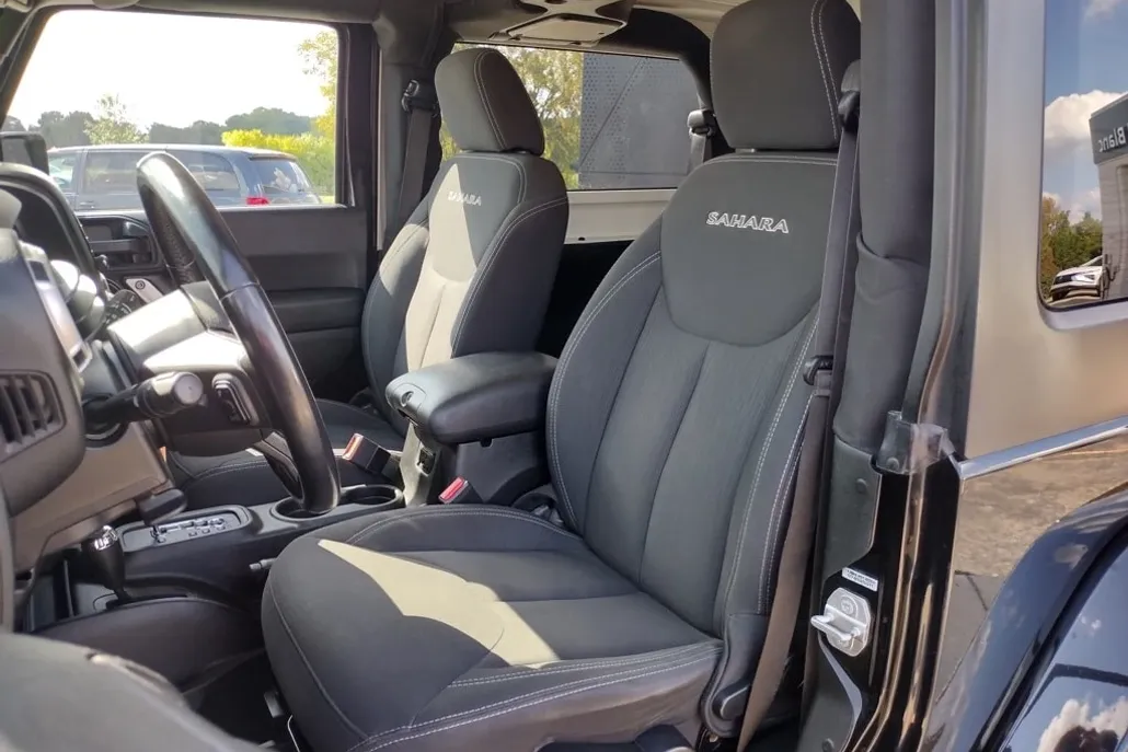 2018 Jeep Wrangler Sahara photo 1