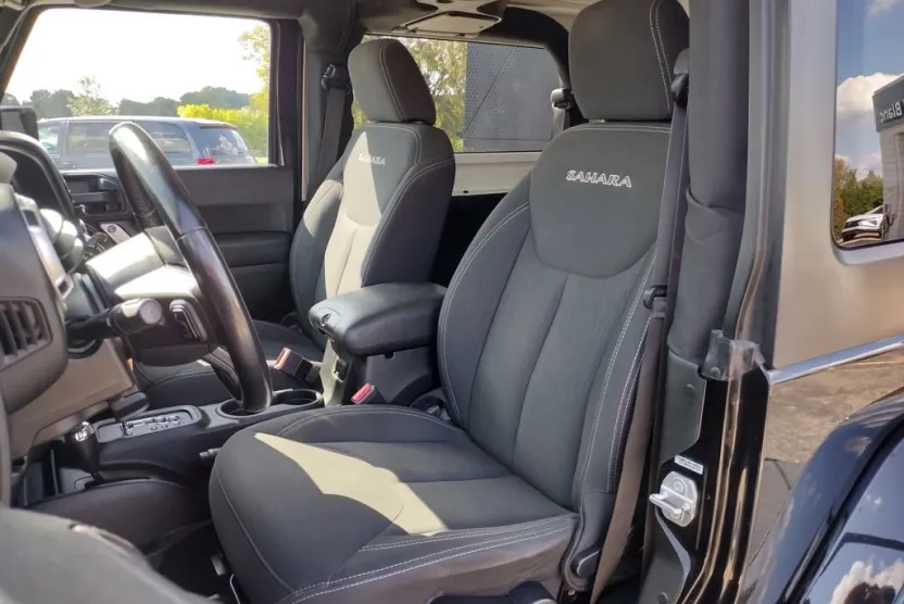 2018 Jeep Wrangler Sahara photo 1