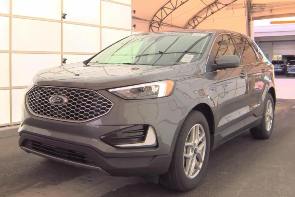 2024 Ford Edge SEL photo 1