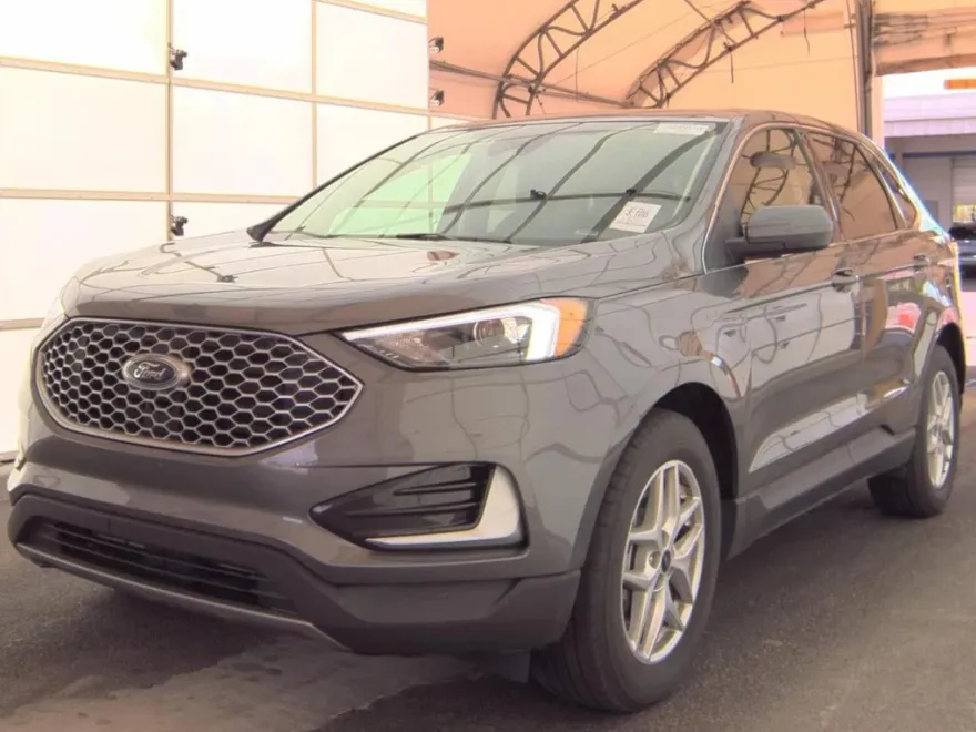 2024 Ford Edge SEL photo 1