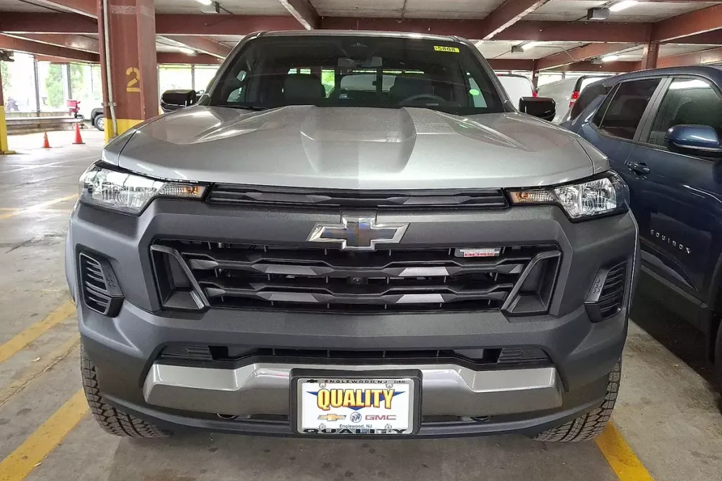 2025 Chevrolet Colorado Trail Boss photo 1