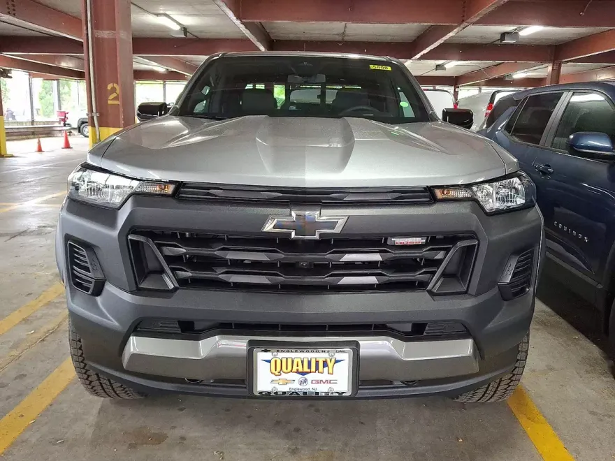 2025 Chevrolet Colorado Trail Boss photo 1