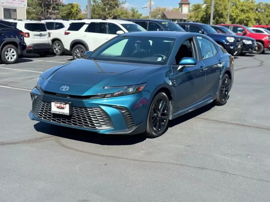 2025 Toyota Camry photo 1