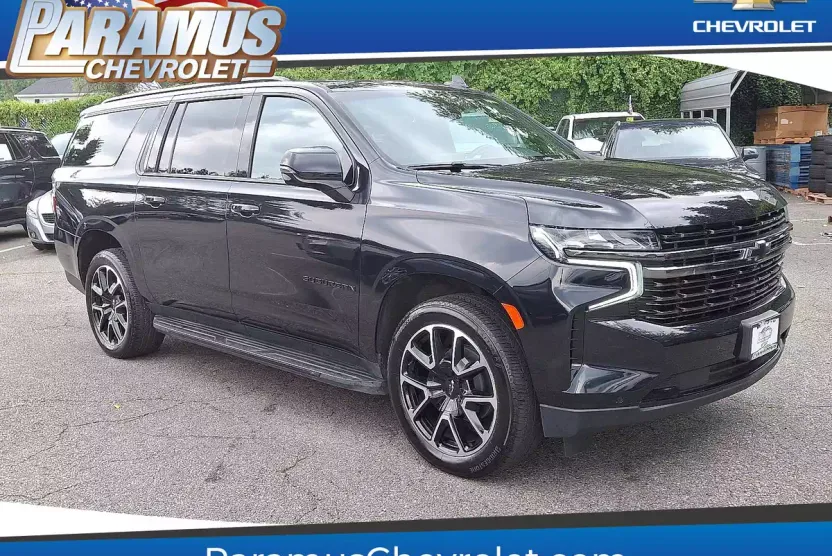 2022 Chevrolet Suburban RST photo 1