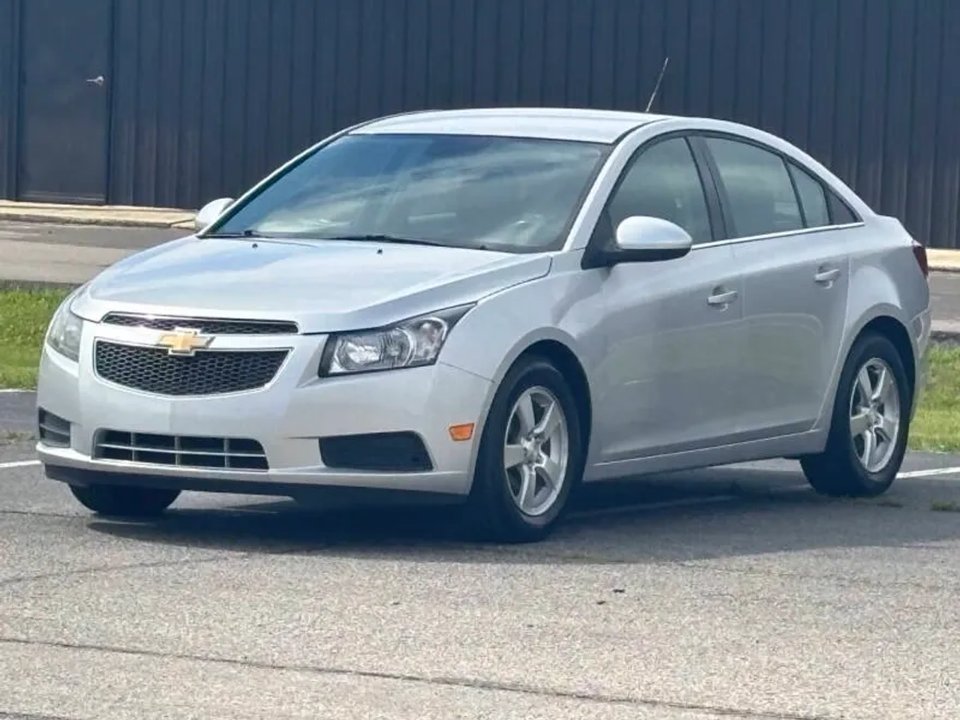 2013 Chevrolet Cruze photo 1