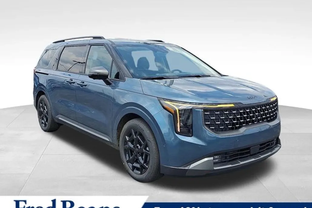 2026 Kia Carnival SX photo 1