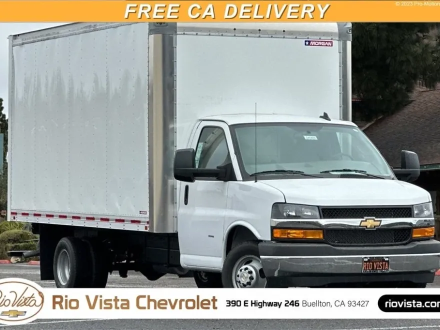 2024 Chevrolet Express Cutaway 3500 photo 1