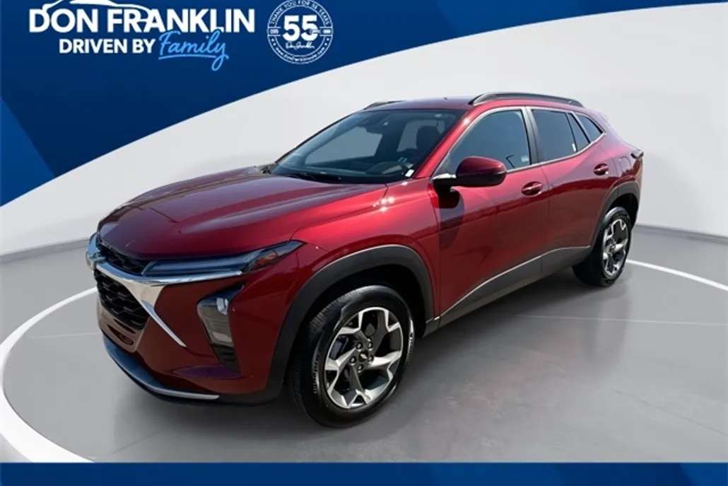 2025 Chevrolet Trax LT photo 1