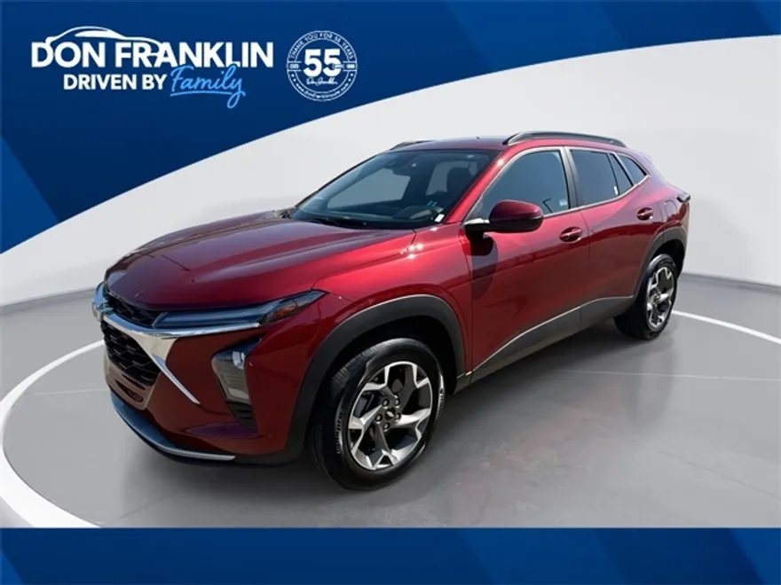 2025 Chevrolet Trax LT photo 1