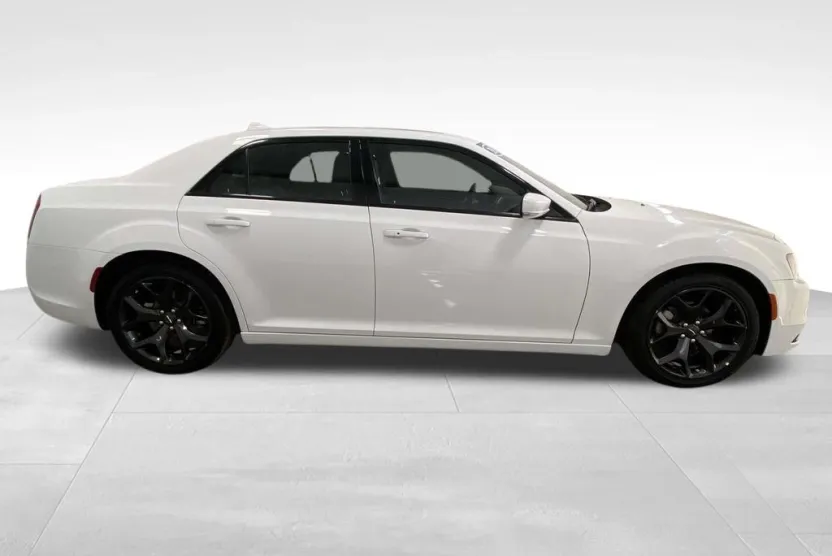 2023 Chrysler 300 S photo 1