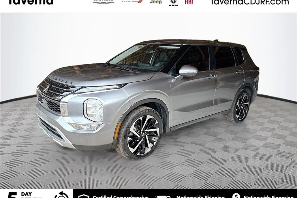 2024 Mitsubishi Outlander SE photo 1