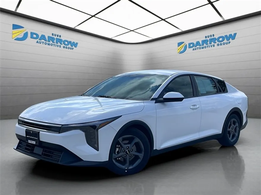 2025 Kia K4 LXS photo 1