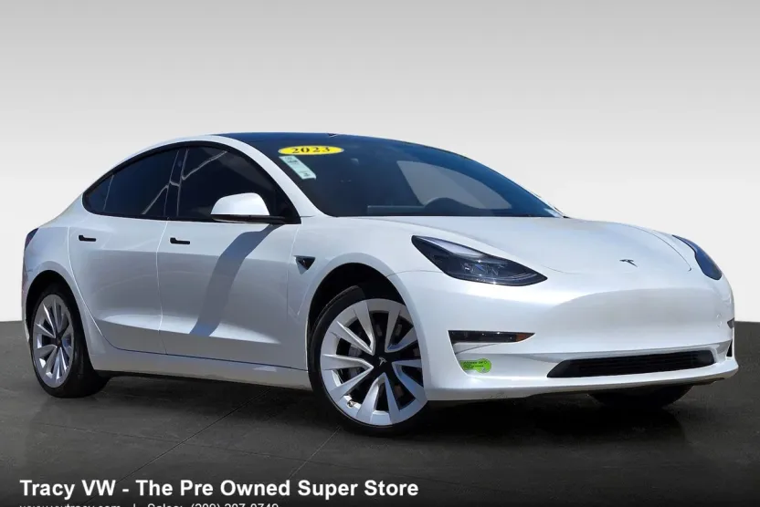 2023 Tesla Model 3 photo 1