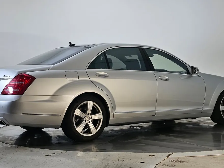 2011 Mercedes Benz S 550 4MATIC photo 1
