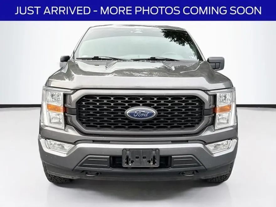 2022 Ford F-150 XL photo 2