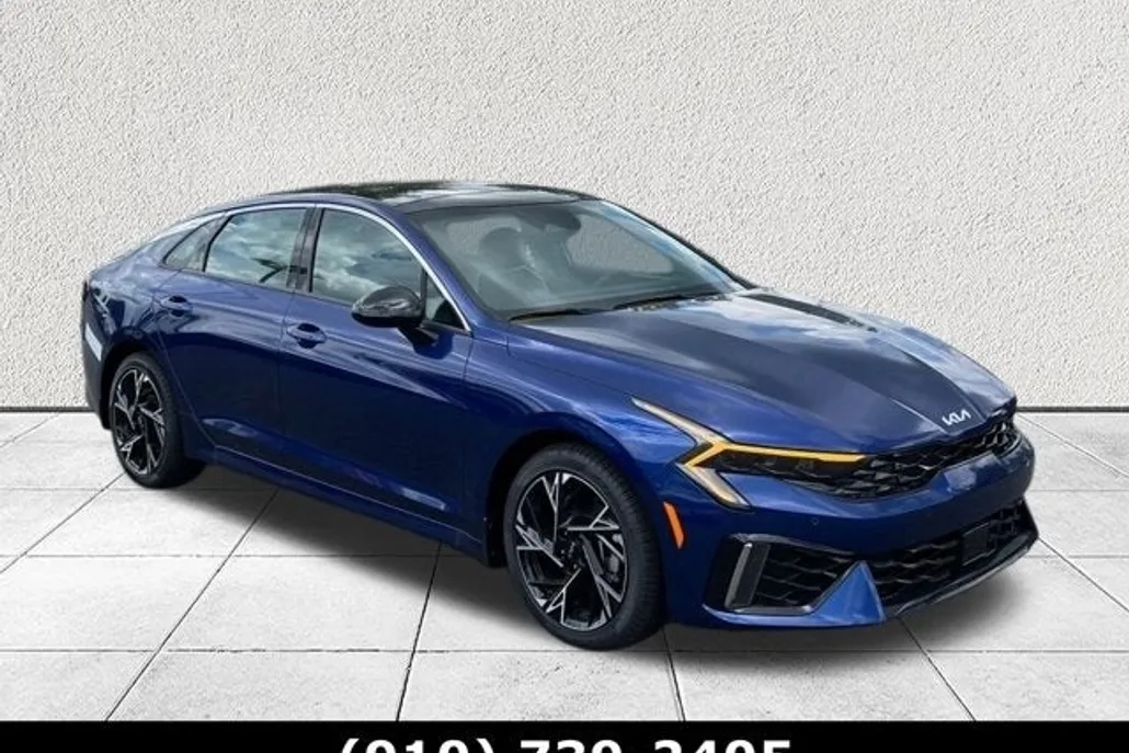 2025 Kia K5 GT-Line photo 1
