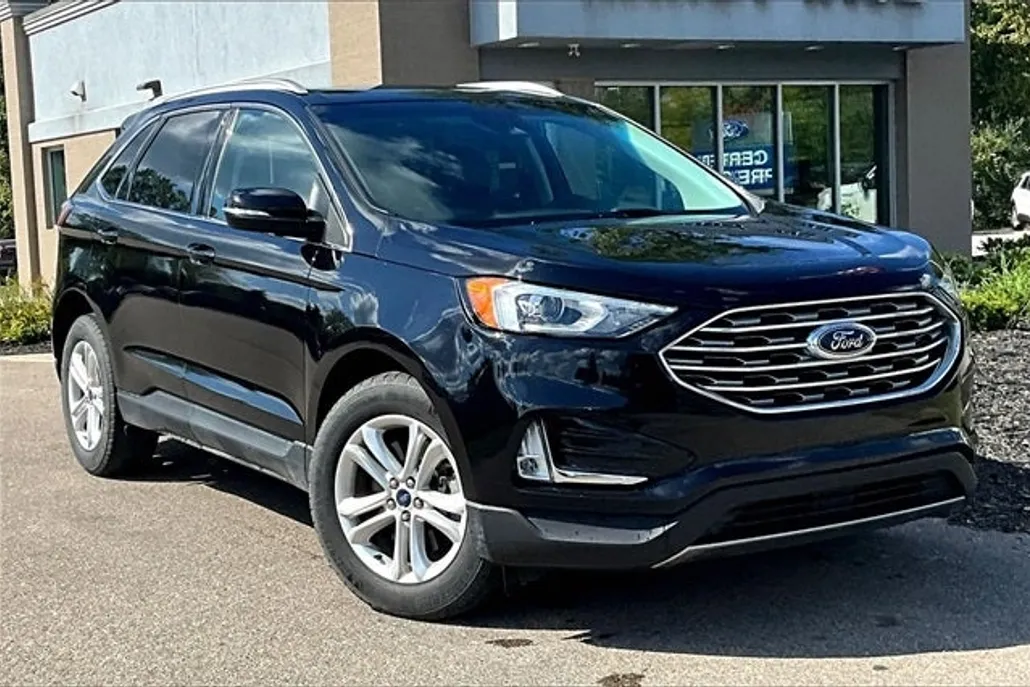 2019 Ford Edge SEL photo 1