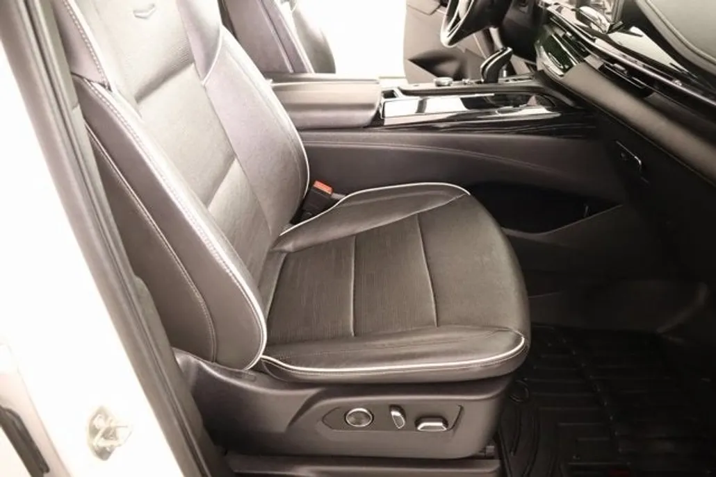 2021 Cadillac Escalade Sport photo 1