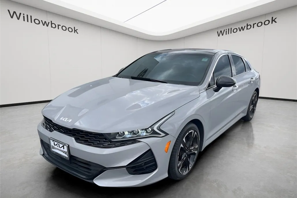 2023 Kia K5 GT-Line photo 1
