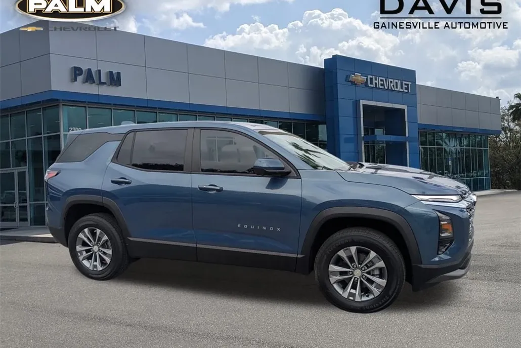 2026 Chevrolet Equinox LT photo 1