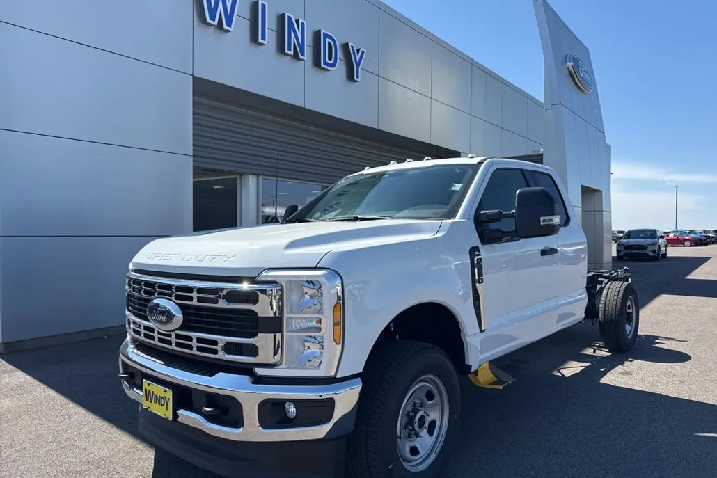 2026 Ford F-350 photo 1