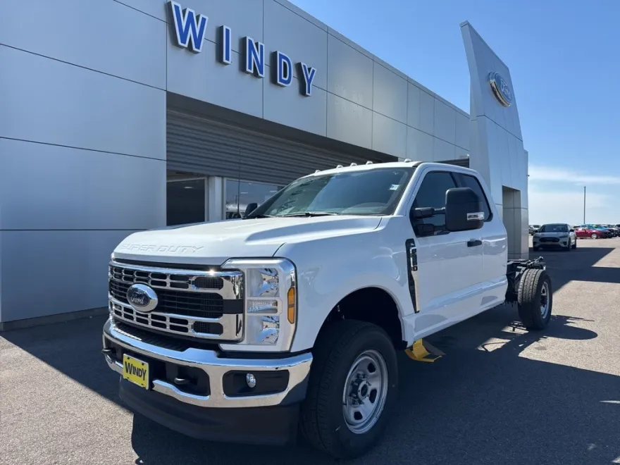 2026 Ford F-350 photo 1