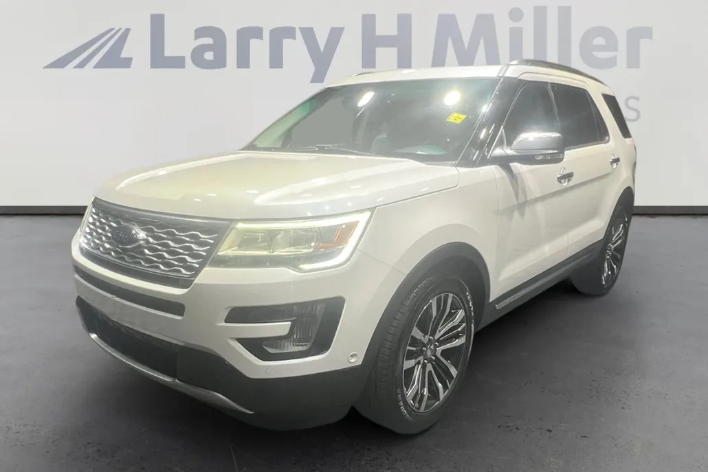 2016 Ford Explorer Platinum photo 1