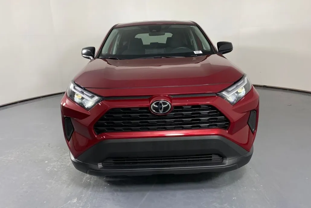 2025 Toyota RAV4 LE photo 1