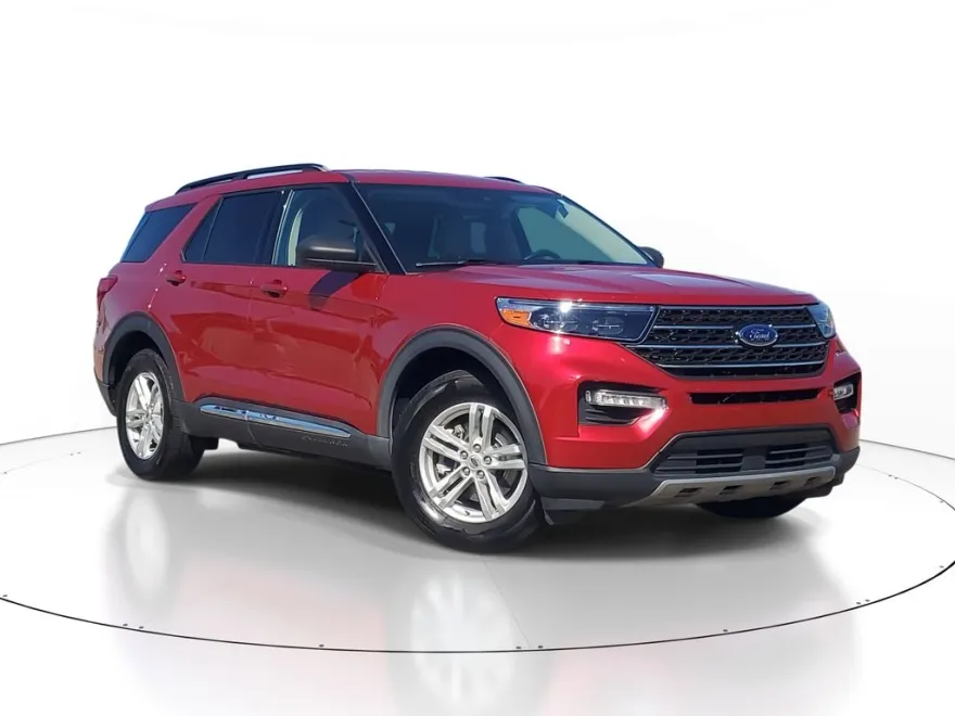 2021 Ford Explorer XLT photo 1