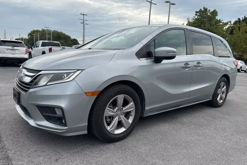 2019 Honda Odyssey EX photo 1