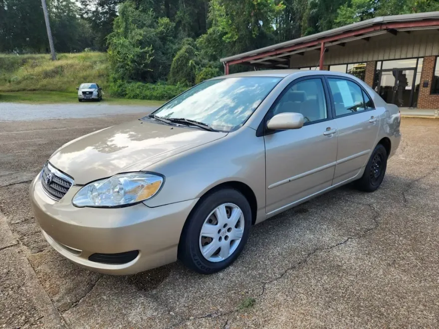 2006 Toyota Corolla LE photo 1
