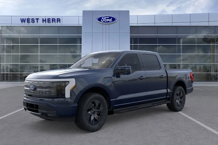 2025 Ford F-150 Lightning Lariat photo 1