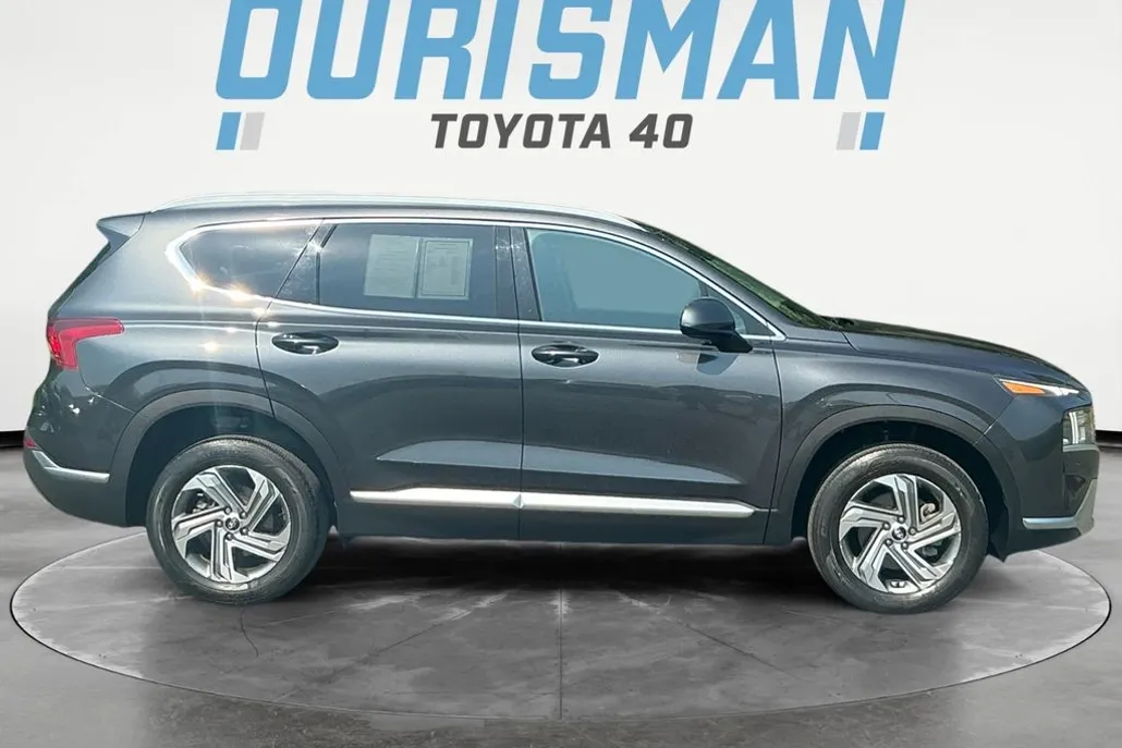 2022 Hyundai Santa Fe SEL photo 1