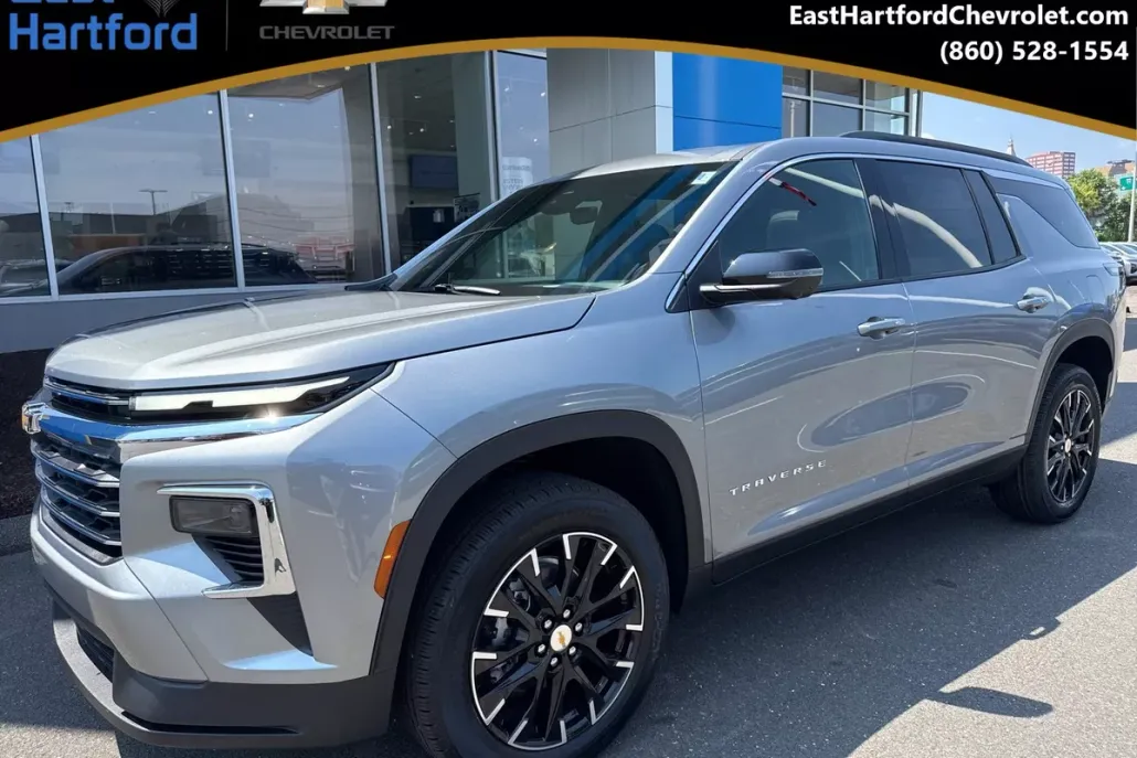 2026 Chevrolet Traverse photo 1