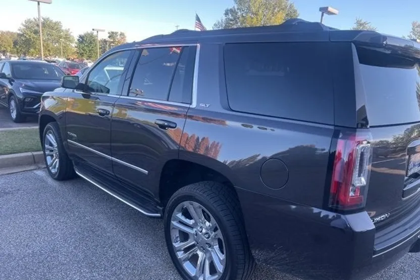2017 Gmc Yukon SLT photo 1